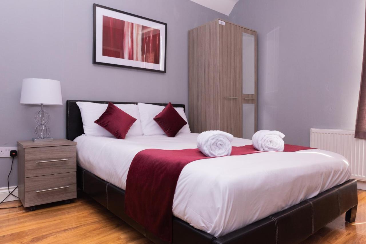 Alexandra Contractor House - Free Parking For Large Vans, Free Wifi & Netflix By Firoz Property Management 奥尔德肖特 客房 照片